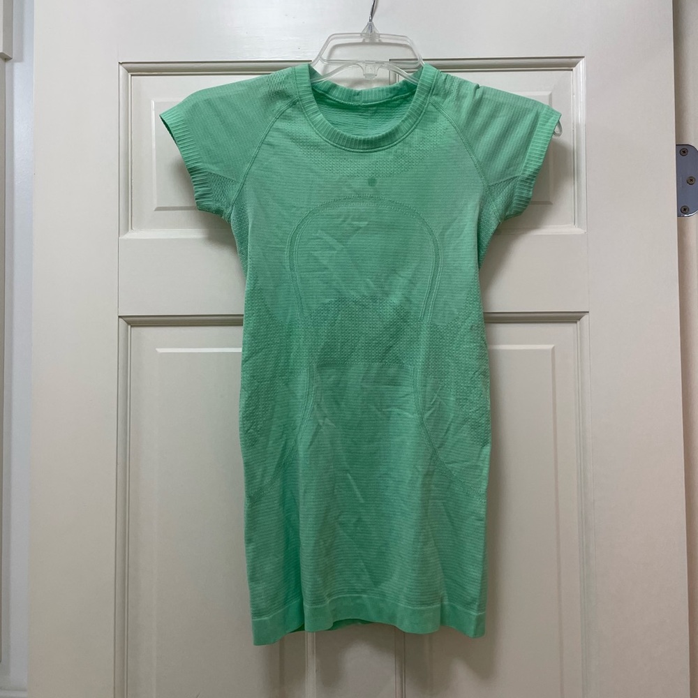 Lululemon swiftly tech green tee